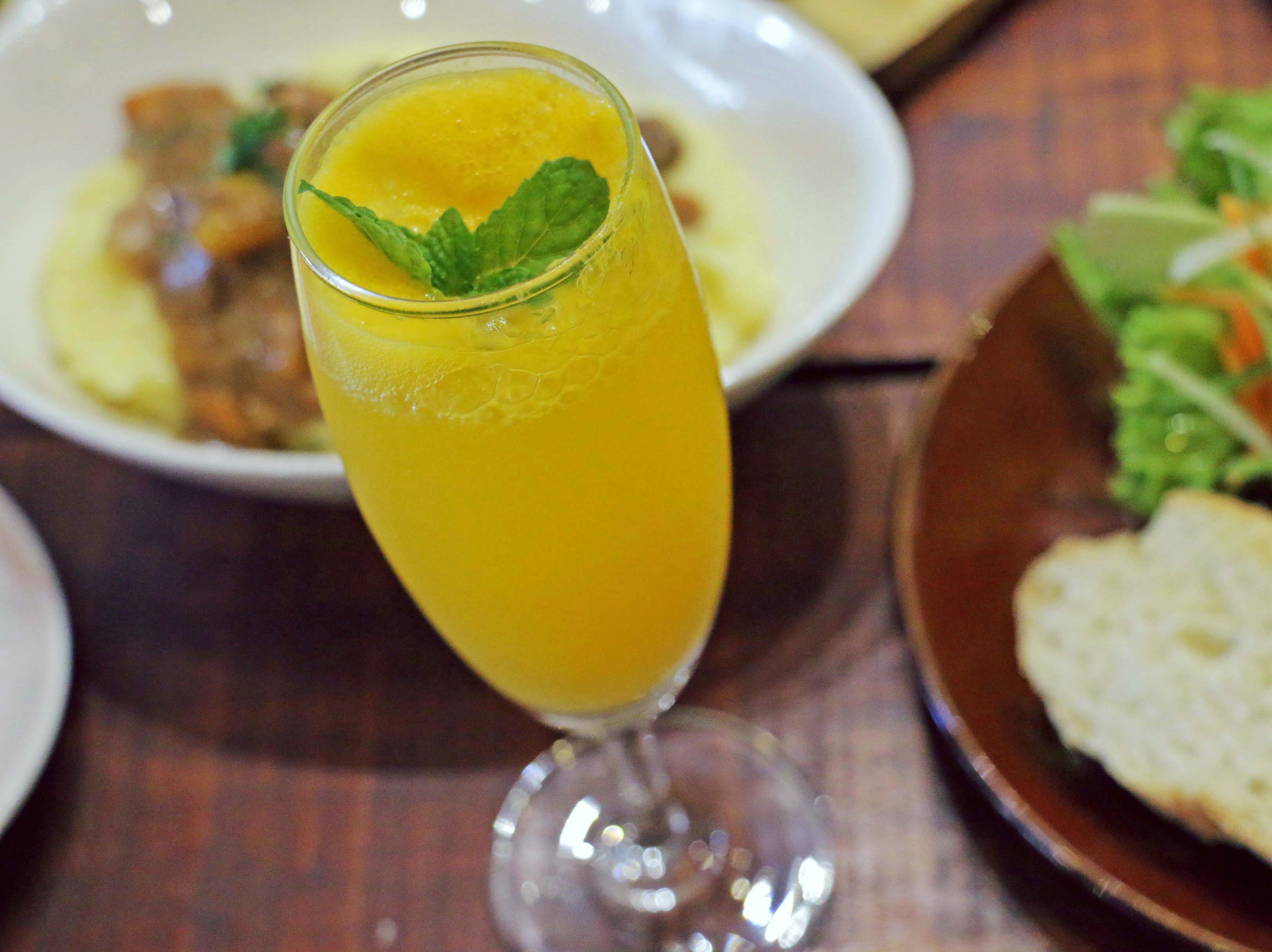 yolk_cafe_boozy_brunch_ching_sadaya1