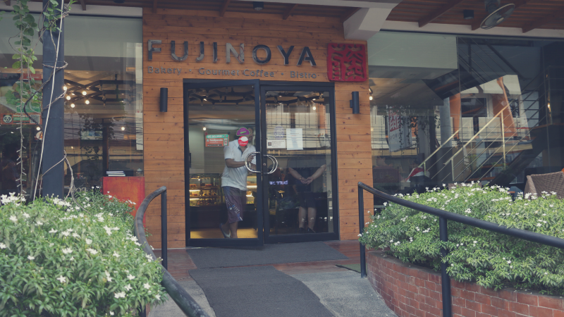 fujinoya afternoon tea set - store front view - ching sadaya website