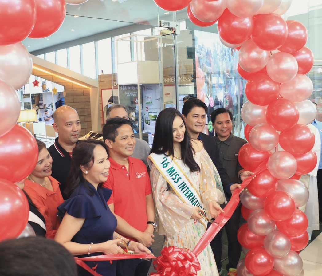 pldt-concept-store-sm-seaside-cebu-opening-kylie-verzosa-ribbon-cutting-ching-sadaya-website